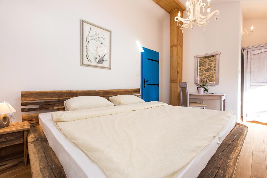 Vrh  Villa Marevic מראה חיצוני תמונה