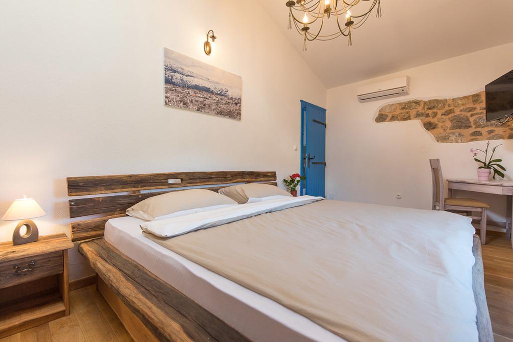Vrh  Villa Marevic מראה חיצוני תמונה