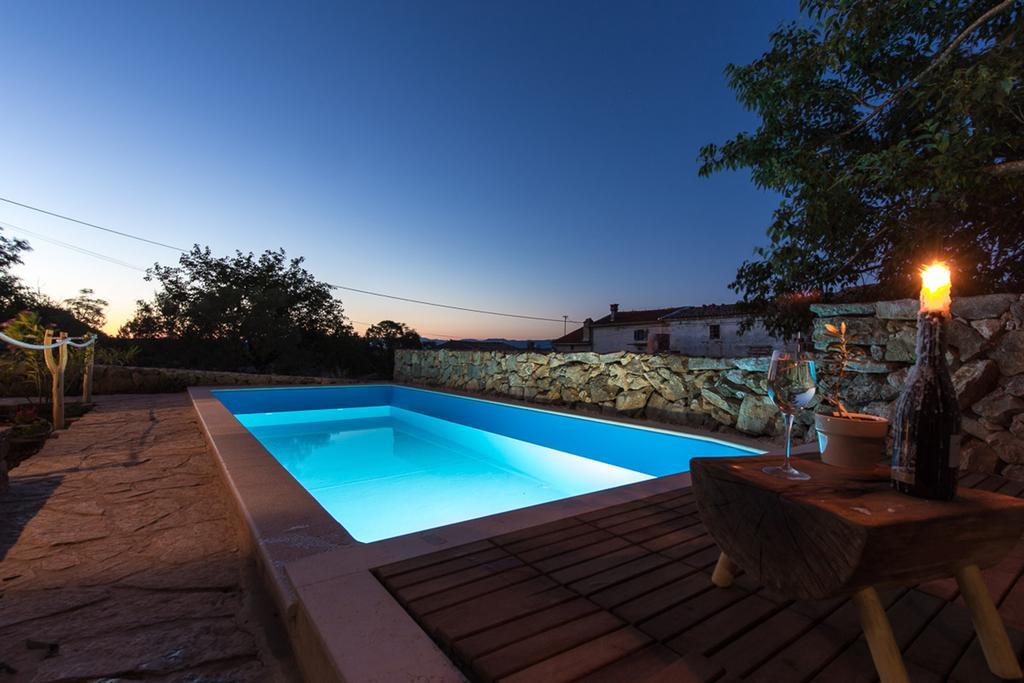 Vrh  Villa Marevic מראה חיצוני תמונה